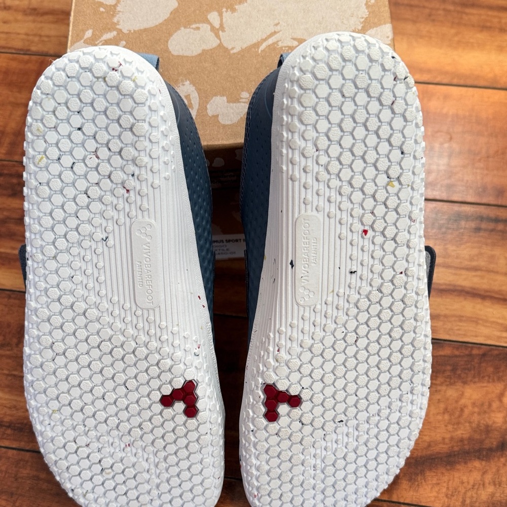 New Vivo Barefoot Kids Sneakers in Gray and White - Picture 3 of 5